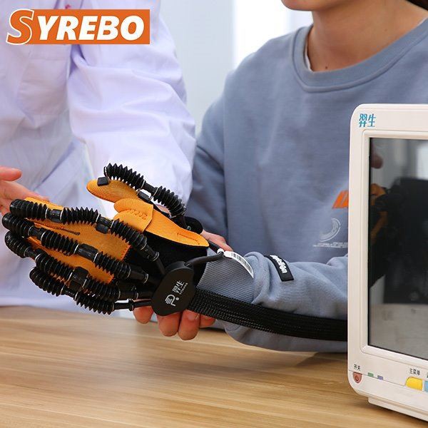 Pehmeä robottikäsine käsien kuntoutukseen